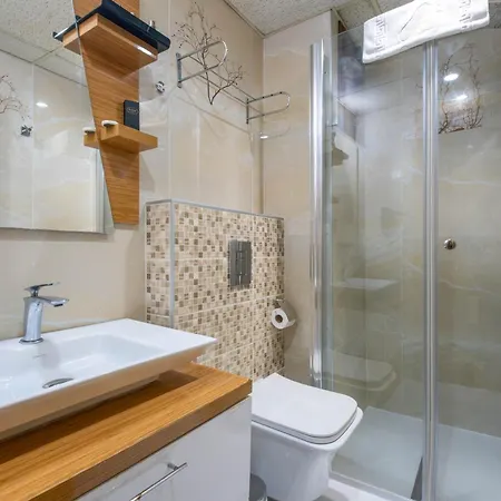 Bulvar Hotel 3*